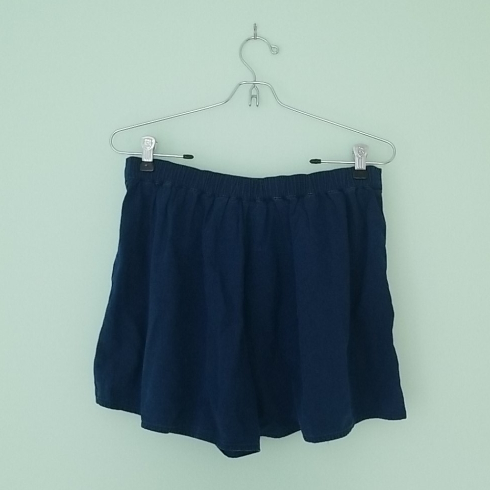AE Pleated Button Front Short - Picture 3 of 6